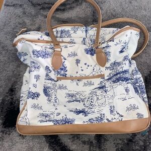 Disney Winnie The Pooh Stylish White and Blue Tote Bag